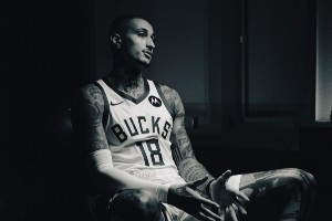 又一個(gè)國(guó)產(chǎn)品牌代言人？庫(kù)茲馬媒體日上腳國(guó)產(chǎn)球鞋！