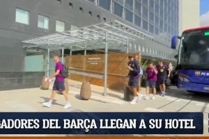六臺(tái)：巴薩球員已抵達(dá)下塌酒店休息，準(zhǔn)備迎戰(zhàn)巴黎