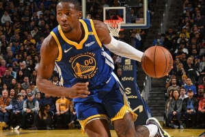 美記：庫明加新合同首年薪資2380萬 第二年2470萬為球隊(duì)選項(xiàng)