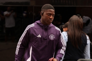 聯(lián)賽至今0首發(fā)！郵報(bào)：如果阿莫林留任，梅努有可能冬窗離隊(duì)