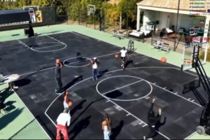 在網(wǎng)紅直播間投三分13僅中2 詹姆斯打趣：我覺得籃筐有點歪??