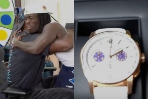 詹姆斯參加網(wǎng)紅直播向其贈送價值20萬愛彼手表 再送團(tuán)隊(duì)成員詹23