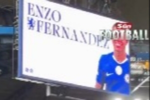 遭狂噓！主持人賽前介紹恩佐，本菲卡球迷瘋狂報以噓聲