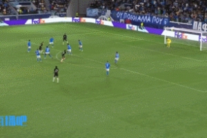 擋不??！??凱恩連過數(shù)人雙響賽季已進(jìn)17球，拜仁4球領(lǐng)先