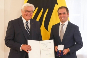 德國(guó)足球公平競(jìng)賽先生！拜仁官方：拉姆被授予聯(lián)邦功勛勛章