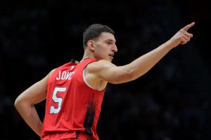 約維奇是第五個提前續(xù)約的2022屆新秀 12號秀和狀元最高5年2.87億