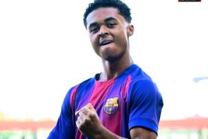 青年歐冠巴薩2-1逆轉(zhuǎn)巴黎，克魯伊維特小兒子兜射死角破門(mén)