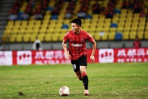 里程碑！成都蓉城中場甘超職業(yè)生涯各賽事出場200次