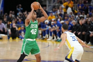 融入球隊文化！霍福德為贏球而戰(zhàn) 完美契合勇士團(tuán)隊協(xié)作的傳統(tǒng)