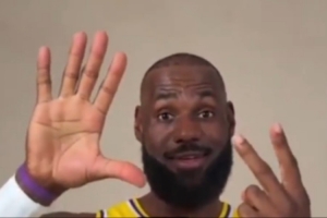 NBA版手勢舞！詹庫杜領(lǐng)銜眾將用手勢比出自己是第幾個賽季