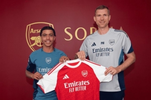 轉(zhuǎn)會(huì)費(fèi)超160萬(wàn)鎊！官方：阿森納簽下16歲愛(ài)爾蘭中場(chǎng)奧日安武納