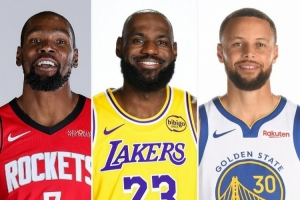 從菜鳥變成老將！詹杜庫(kù)新秀賽季與新賽季定妝照對(duì)比