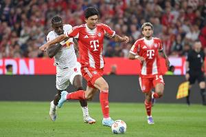 記者：金玟哉受腳部與肩部疼痛困擾，基本無緣戰(zhàn)法蘭克福