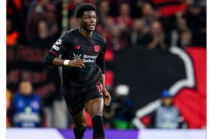 官方：勒沃庫森18歲中衛(wèi)塔佩左大腿后側(cè)肌腱受傷，預(yù)計(jì)11月復(fù)出