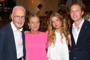 不愿家庭不和！德媒：貝肯鮑爾數(shù)千萬歐遺產(chǎn)均分給遺孀和兩個孩子