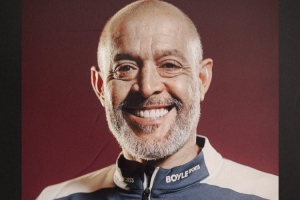 西漢姆發(fā)推稱努諾是隊史首位黑人主帥，球迷不滿：為什么強調(diào)膚色