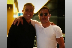 心情不錯??卡納瓦羅社媒曬與撒鹽哥合照，他接近執(zhí)教烏茲別克