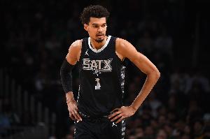 文班：作為領(lǐng)袖要更深了解自己&理解比賽 我很擅長和隊友相處