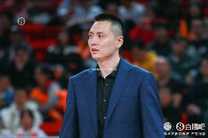 盧偉：我們在核心后衛(wèi)位置上還是需要一個更大心臟&處理球更穩(wěn)的