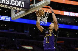 連線海斯隔扣布克！里夫斯：我本以為傳大了 但運動天賦決定一切