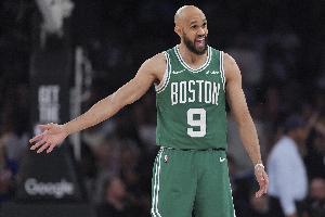 德里克-懷特：籃板球一直是我們強(qiáng)調(diào)的重點(diǎn) 每個(gè)人都要全力去沖搶