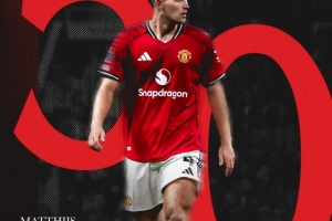 德里赫特迎曼聯(lián)生涯50場里程碑，球隊官推曬海報祝賀