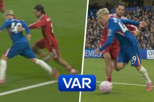 內(nèi)維爾：加納喬倒地不是點(diǎn)球，他摔得很刻意，索博夠不上犯規(guī)