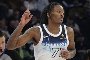 得分全隊(duì)最高！海蘭德半場5中3拿到12分1板2助1斷