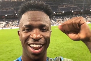 雙響！維尼修斯錄制視頻：為勝利和進球感到高興，我們繼續(xù)前進