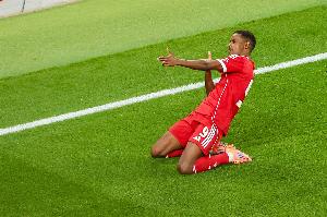 神鋒啞火！對陣切爾西，伊薩克和薩拉赫上半場禁區(qū)內(nèi)僅觸球共2次