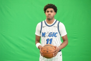 魔術(shù)主帥盛贊25號(hào)秀小理查德森高球商：他能閱讀比賽 且非常好問(wèn)