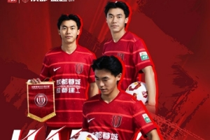 祝“核桃”胡荷韜22歲生日快樂(lè)！祝艾孜買提20歲生日快樂(lè)！