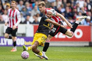 承認(rèn)誤判！郵報：裁判主管韋伯向曼聯(lián)承認(rèn)，柯林斯上輪應(yīng)被罰下