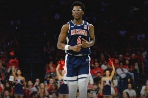 詹姆斯二兒子布萊斯亞利桑那大學(xué)首秀進(jìn)三分 可參加2026年選秀