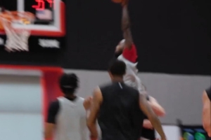 這是39歲？火箭官推曬杰夫-格林搶斷反擊左手滑翔劈扣