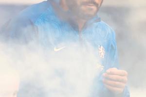 里斯-詹姆斯社媒曬照：藍(lán)橋在昨日的比賽山呼海嘯，氣氛太棒啦！