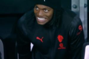 希門(mén)尼斯禁區(qū)一路內(nèi)切后打門(mén)被撲，萊奧看后呲著大牙面目略顯猙獰