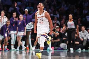 艾莉莎-托馬斯季后賽助攻數(shù)達(dá)391次 登頂WNBA歷史季后賽助攻榜