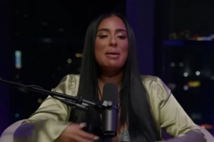 女主持：我還是處女 皮爾斯：你說啥？你都是老女人了好吧！