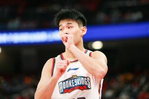 林葳：每天基本都是去吃中餐 我還是有點不習(xí)慣國外的飲食