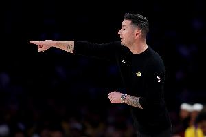 雷迪克：球隊才合練三次&基礎(chǔ)戰(zhàn)術(shù)剛剛植入 但根基是必須全力以赴