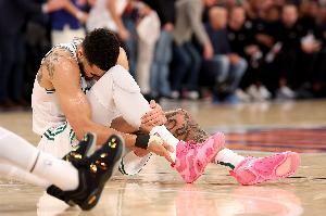 獺兔養(yǎng)傷！綠軍拆隊(duì)削減開支 布朗+懷特+西蒙斯在東部是啥水平？