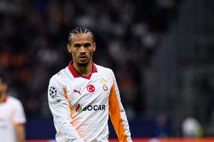 土超也沒踢明白??薩內(nèi)連場替補近9場1球 身價剩2500萬年薪900萬