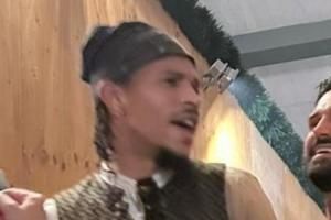 圖片報：薩內(nèi)參加啤酒節(jié)被一名球迷狂罵，前者受不了兩人互毆