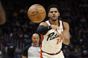 狀態(tài)不錯(cuò)！托拜亞斯-哈里斯半場7中5高效拿下13分4板2助1斷