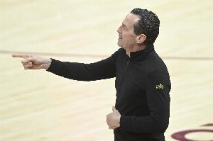 阿特金森：騎士首發(fā)將出戰(zhàn)明天對陣公牛的季前賽 不過不會打很久