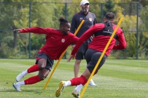 長春亞泰全體將士結束為期9天國慶長假，全力備戰(zhàn)最后4輪保級決戰(zhàn)