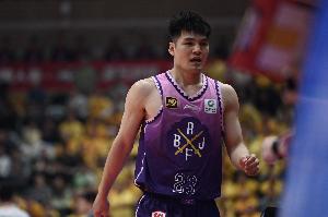 敢打敢拼！陳國豪面對馬刺6中3砍下13分 3前場板&罰球7中6