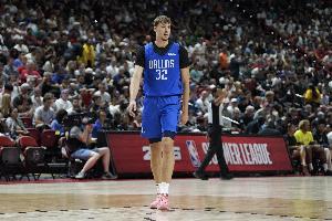 克萊：弗拉格一直在全力投入 我不在乎他投丟多少球或犯幾次錯