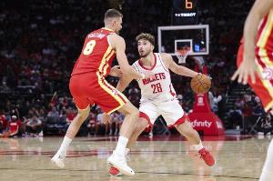 申京：我感覺(jué)自己更壯了持球時(shí)速度更快了 無(wú)球還在繼續(xù)適應(yīng)提升